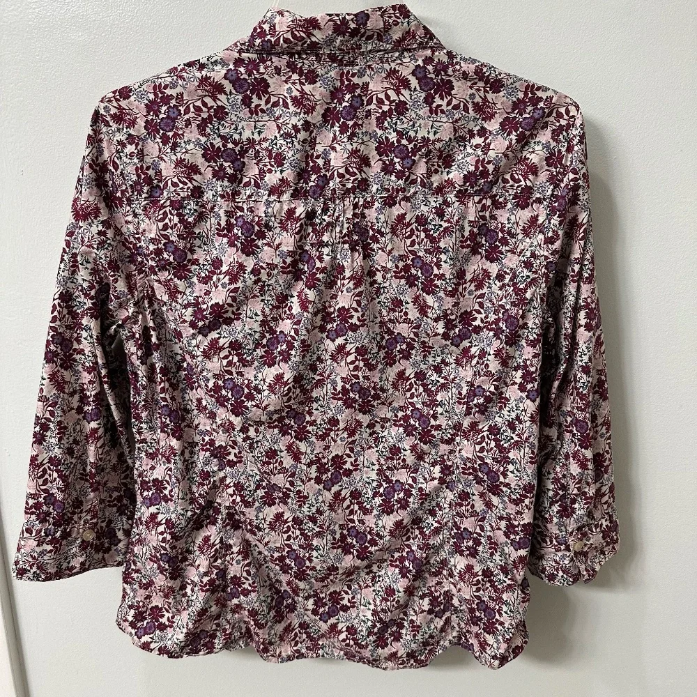 Eddie Bauer Floral Button-Up Blouse M Burgundy Pink Cotton Collared V-Neck EUC
